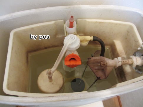 トイレタンクの写真02